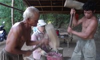 Das Dorf des jungen Klebreises Ba So feiert das Fest Ok-Om-Bok